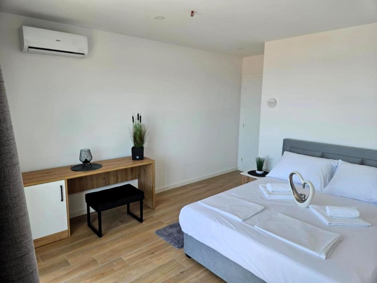 Boutique Hotel Ivy'Z Novalja Kültér fotó